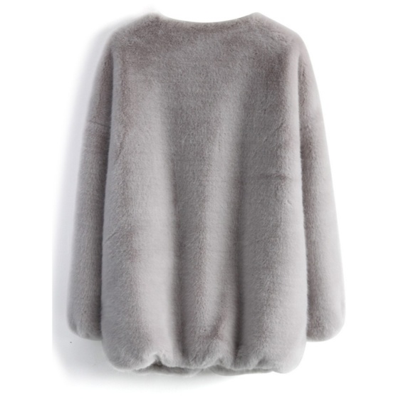 Cozy Faux Fur Coat in Silver - Picture 5 of 5